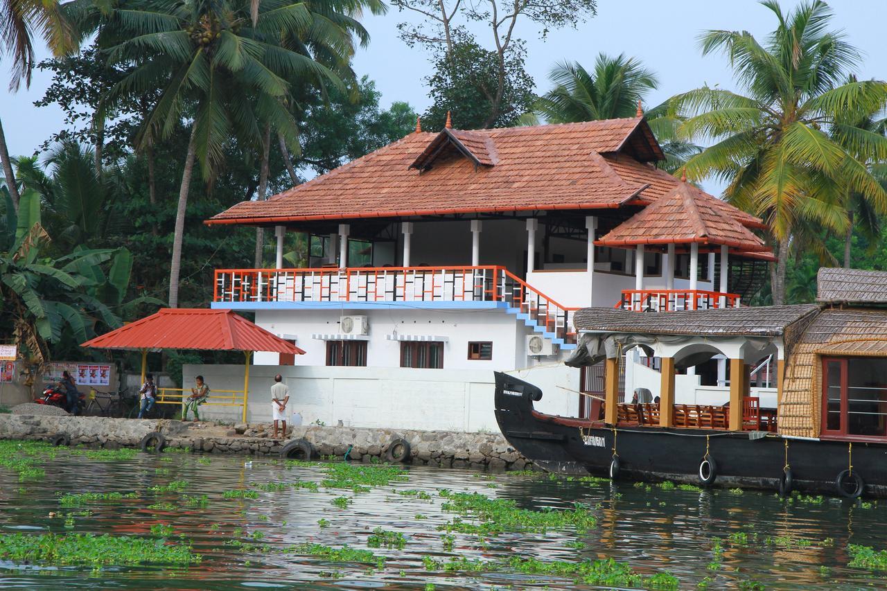 Chaandhni Lake View Hotel Alappuzha Zewnętrze zdjęcie